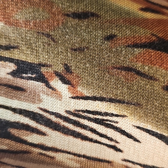 Multicolor Abstract Patterned Shawl - Picture 7 of 13